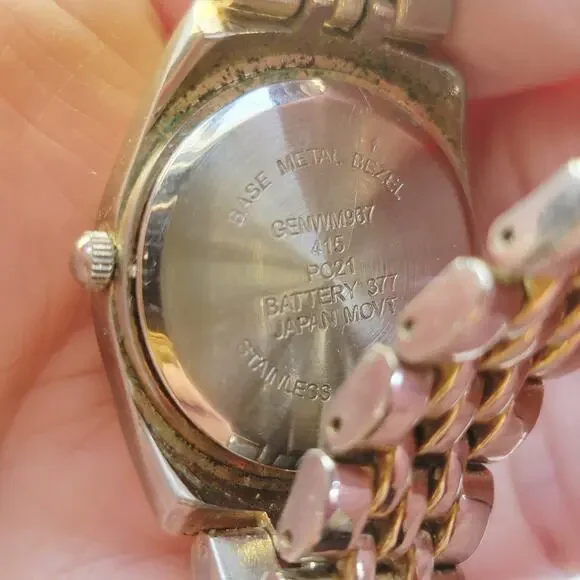 Vintage Watches Green Dial Gold Tone Bracelet Roman Numeral Quartz Watch - Picture 8 of 16